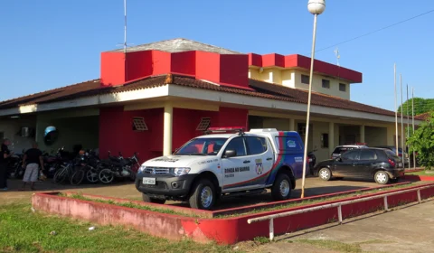 Polícia Civil prende homem em flagrante por tentativa de feminicídio, em Itacoatiara