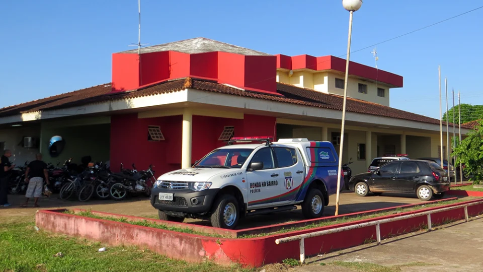 Polícia Civil prende homem em flagrante por tentativa de feminicídio, em Itacoatiara