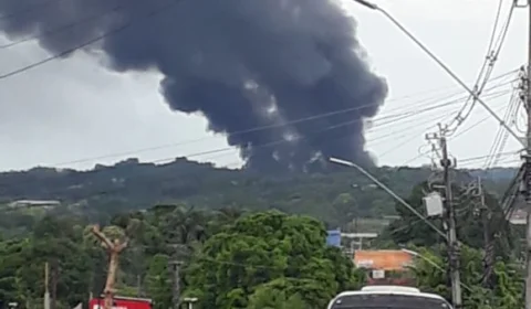 Incêndio atinge usina de reciclagem de plásticos na zona Leste de Manaus