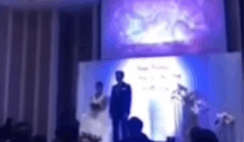 Homem mostra durante o seu próprio casamento o vídeo de sua mulher o traindo com seu irmão