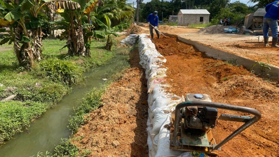 Governo do Amazonas executa mais de 70% das obras de infraestrutura no município de Santa Isabel do Rio Negro