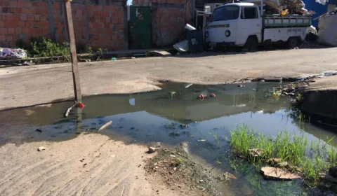 ‘Até o momento nada foi feito por nós’, diz morador da rua Pantanal que há anos sofre sem rede de esgoto