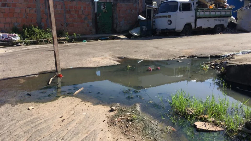 ‘Até o momento nada foi feito por nós’, diz morador da rua Pantanal que há anos sofre sem rede de esgoto