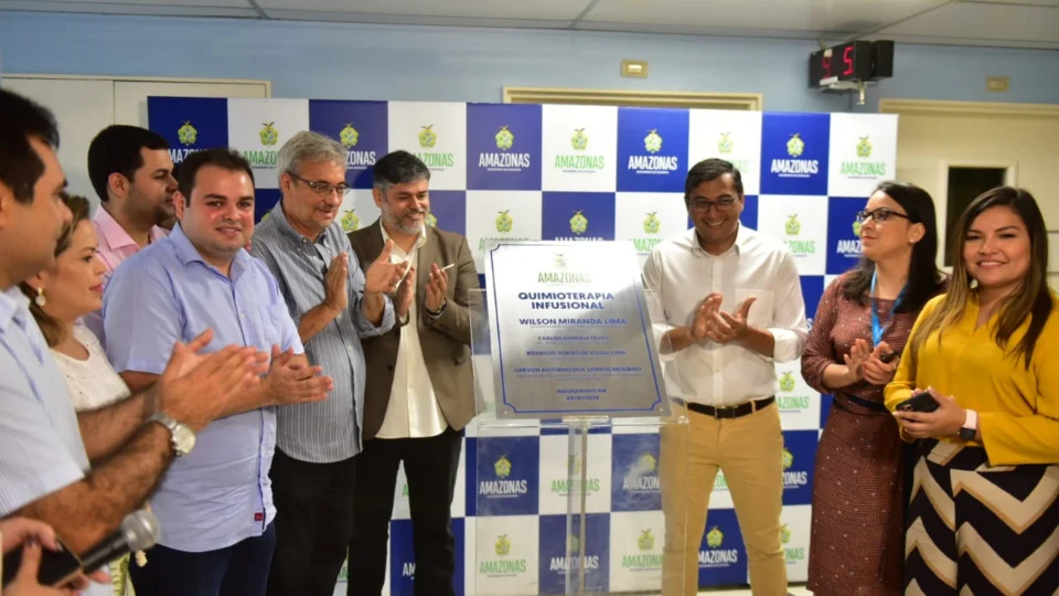 Wilson Lima inaugura novos leitos e amplia oferta de quimioterapia na FCecon