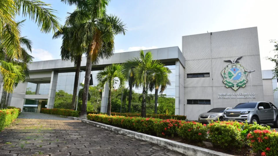 Governo revoga dispositivo da reforma administrativa que alterou salário de gestores no Amazonas