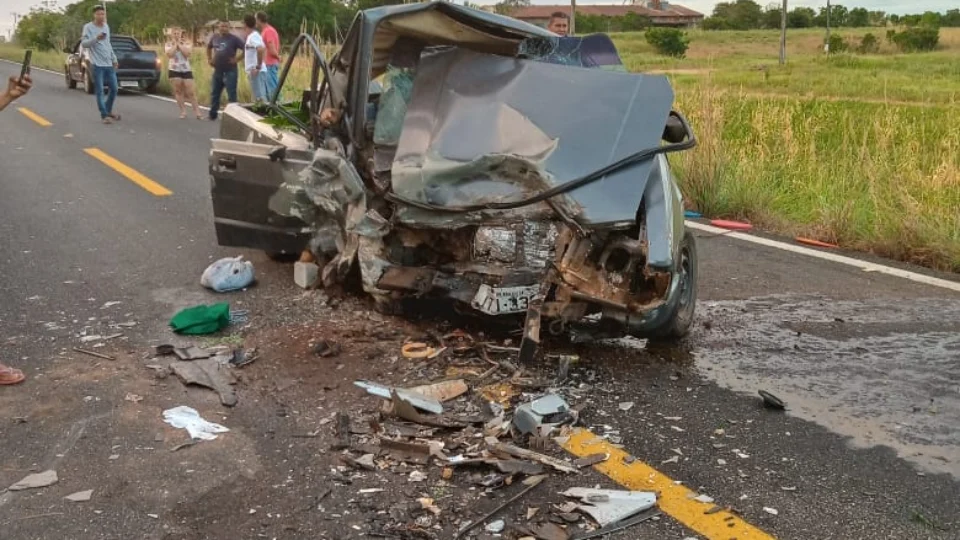 Grave acidente de trânsito na BR-174 deixa três pessoas mortas