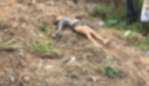 Mulher é assassinada e corpo é encontrado boiando em igarapé na zona Leste de Manaus