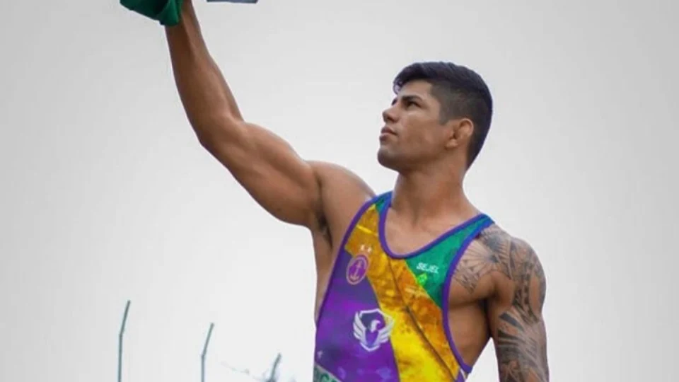 Longe de casa, lutador amazonense Kenedy Pedrosa busca patrocínio para Panamericano no Canadá