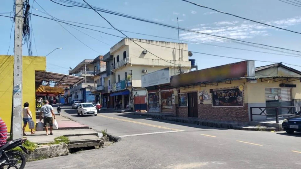 Chefe de cozinha é morto a tiros na saída do trabalho, no Mutirão