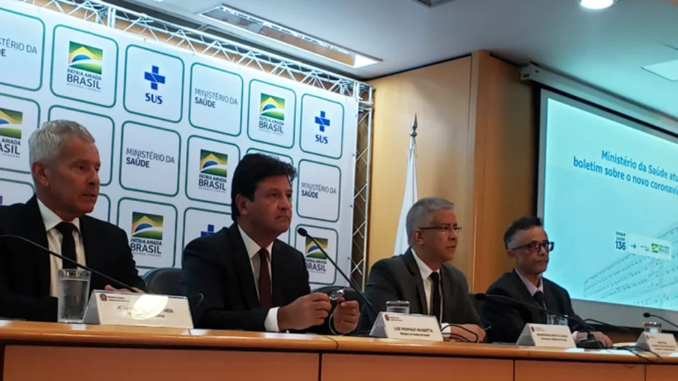 Governo brasileiro cria grupo para monitorar casos de coronavírus