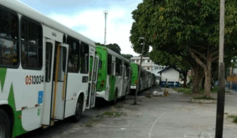 Rodoviários da empresa Via Verde fazem paralização, na manhã deste sábado (4)