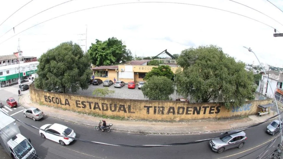 Reordenamento: Seduc mantém alunos na escola Estadual Tiradentes e oferta vagas para o bairro Petropólis