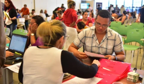 Em primeiro dia de contratação direta, 1.290  técnicos de enfermagem são atendidos pelo governo do estado