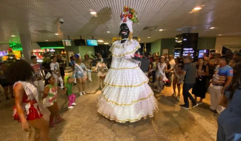 Chegada da Kamélia inaugura oficialmente o Carnaval de Manaus 2020