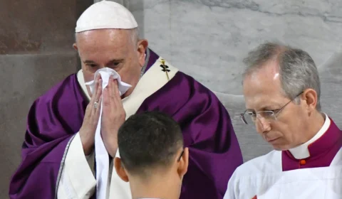 Doente, Papa Francisco cancela agenda de reuniões oficiais pelo 3º dia consecutivo