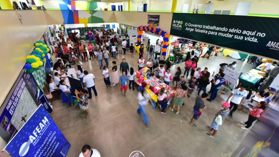 Bairro mais populoso da zona leste, Jorge Teixeira recebe serviços de 24 órgãos estaduais