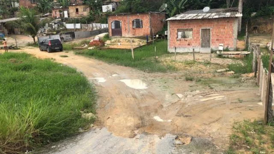 Há 10 anos abandonada, comunidade indígena cobra serviços de infraestrutura à prefeitura