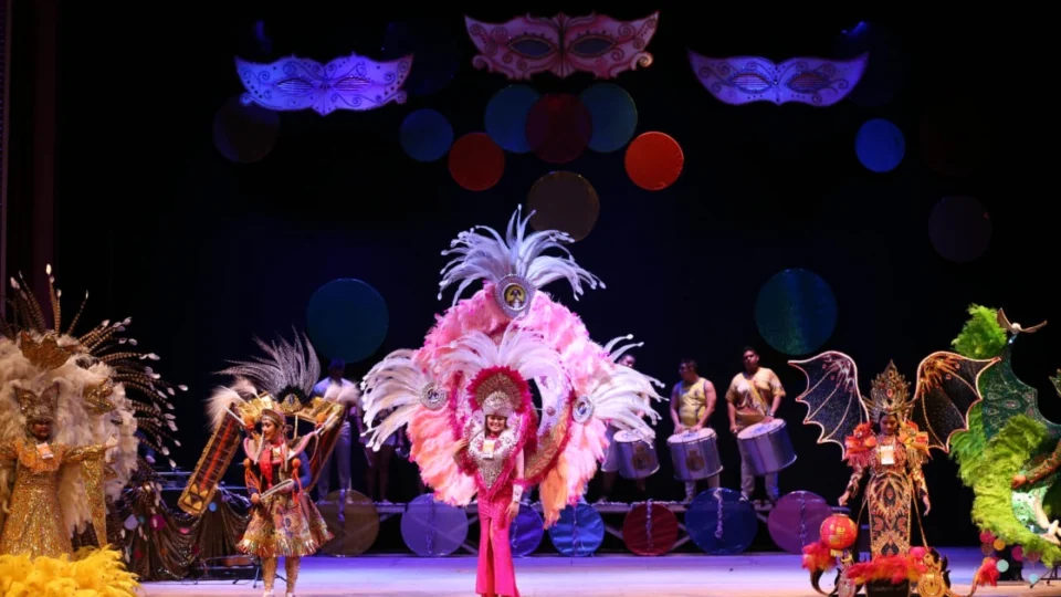 Concurso de Fantasias e Máscaras volta ao palco do Teatro Amazonas em grande estilo
