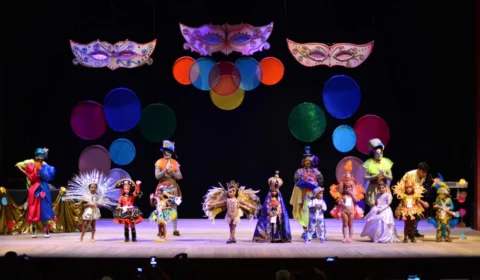 Concurso de Fantasias Infantil leva centenas de pessoas ao Teatro Amazonas