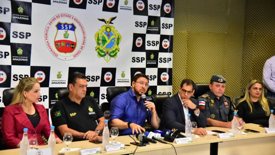 Famílias do Monte Horebe passarão por triagem social para moradias, informa Governo do Amazonas