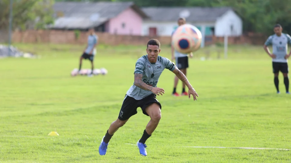 Manaus e Fast se enfrentam hoje à noite na Arena da Amazônia