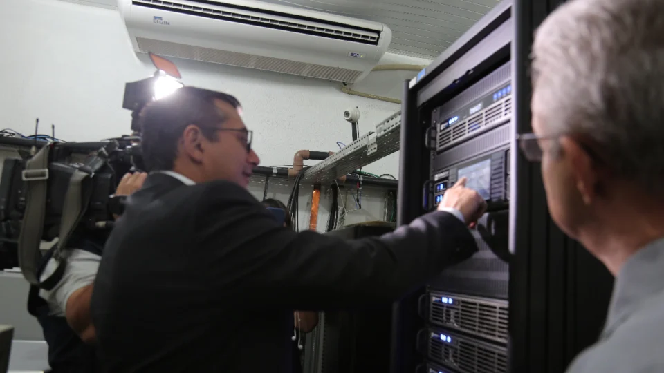 Governo do estado do Amazonas inaugura a nova emissora pública:  Rádio Encontro das Águas estréia nesta segunda-feira (17)