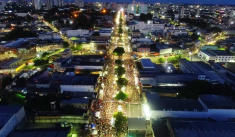 “Banda do Boulevard” agita centenas de foliões durante o Carnaval neste domingo (16)