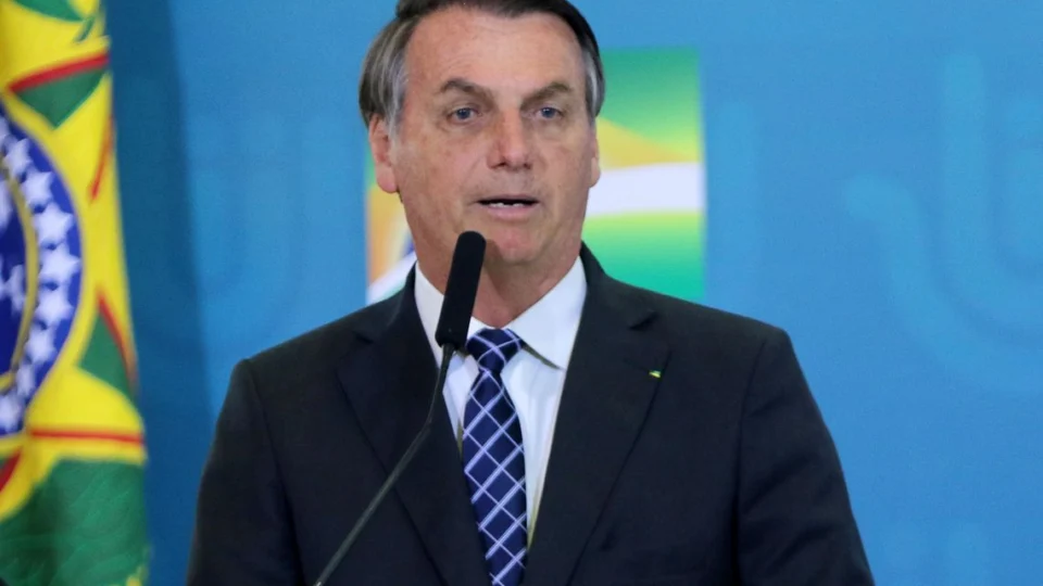 Bolsonaro sanciona lei para enfrentamento do novo coronavírus