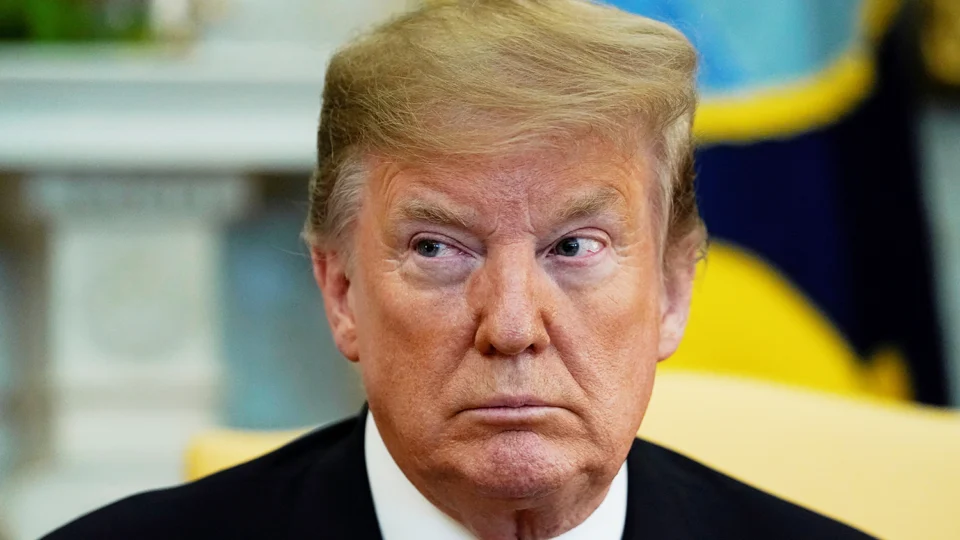 Trump é julgado nesta 2ª em caso que envolve ex-atriz pornô. Entenda