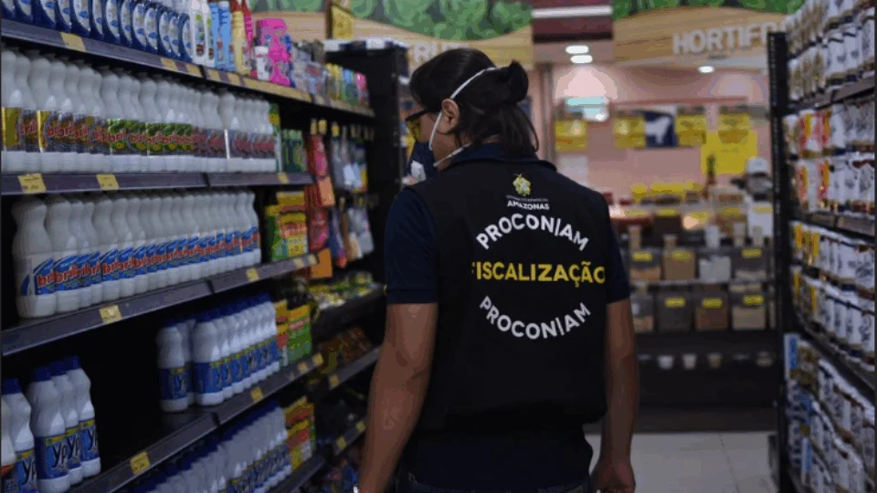 Procon-AM retorna a distribuidora autuada e apreende 3,5 mil máscaras sem notas fiscais