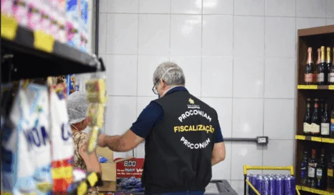 Procon-AM apreende 98 máscaras e 24 frascos de álcool em comércio no Aleixo, em Manaus