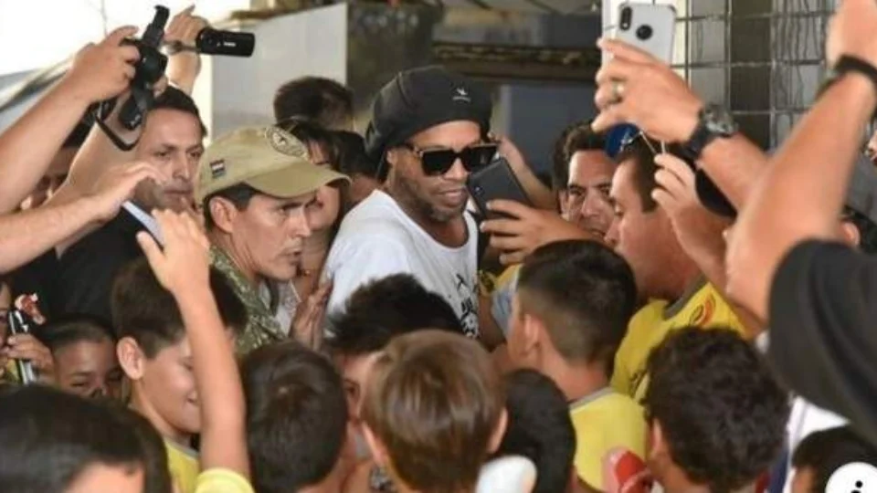 MP investiga se Ronaldinho Gaúcho cometeu outros crimes no Paraguai