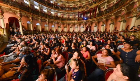 Liceu de Artes e Ofícios Claudio Santoro recebe novos alunos no Teatro Amazonas