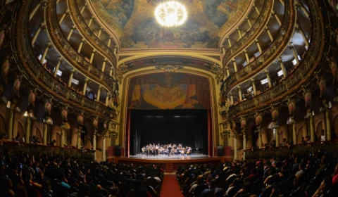 Liceu de Artes e Ofícios Claudio Santoro abre ano letivo no Teatro Amazonas