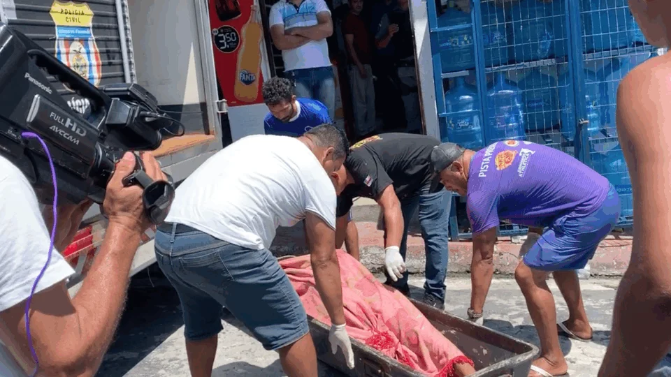 Açougueiro é brutalmente assassinado com 9 facadas no local de trabalho