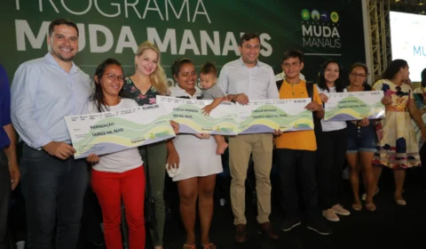 Governo indeniza mais 137 famílias do Educandos e anuncia pagamento do 3º lote para abril