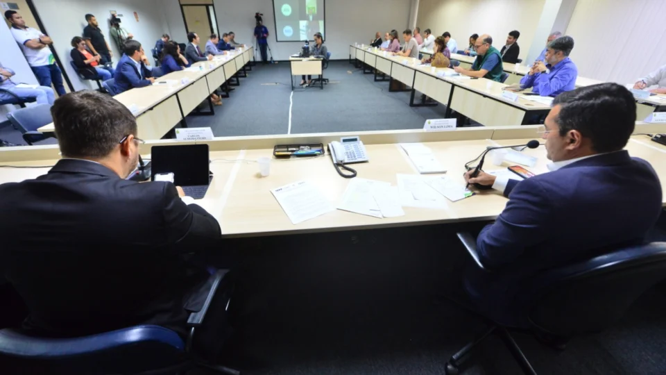 Wilson Lima reafirma que comércio e serviços não essenciais permanecem fechados, em cumprimento a Decreto Estadual