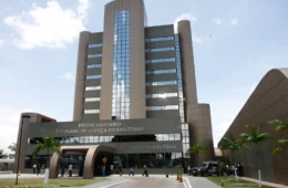 PF cumpre mandados de busca e apreensão no Tribunal de Justiça do Amazonas