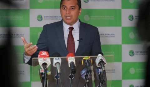 Wilson Lima anuncia auxílio-aluguel a famílias do Monte Horebe até que soluções de moradias sejam definidas