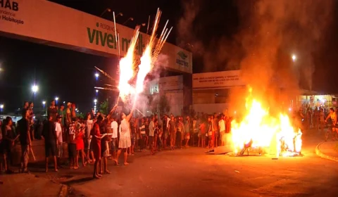 Moradores do Viver Melhor vivem noite de pânico devido manifestantes da ocupação irregular Monte Horebe