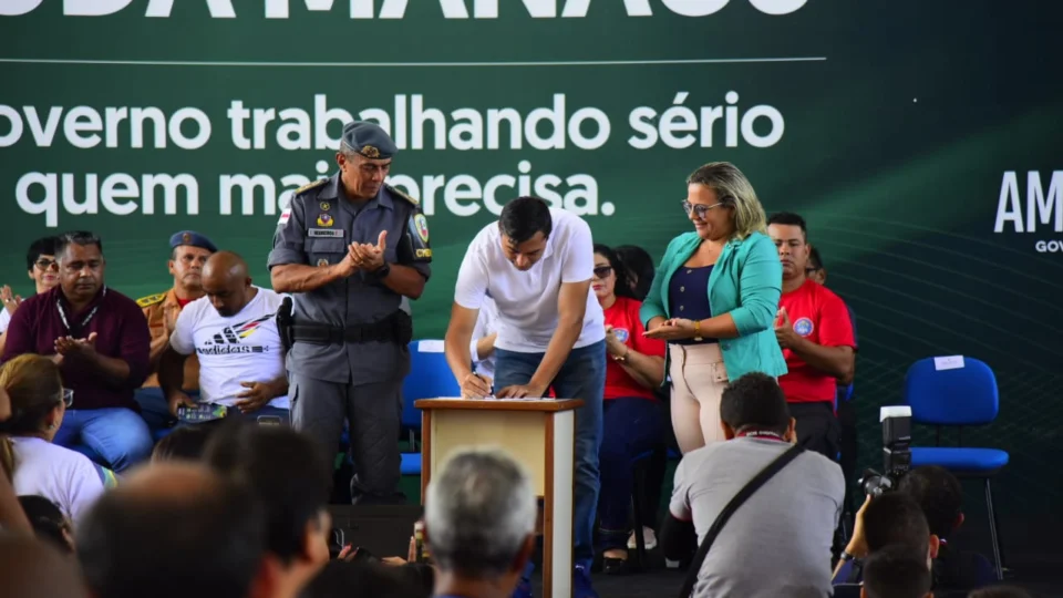 No ‘Muda Manaus’, Wilson Lima assina decreto para ampliação do projeto “Escola Segura, Aluno Cidadão”, na rede estadual de ensino