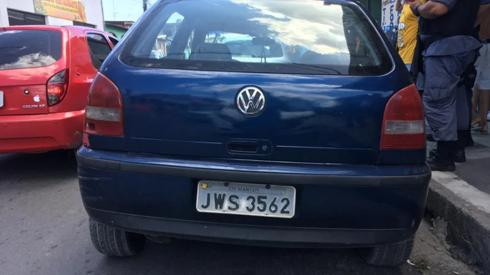 Idoso é feito de refém por assaltantes que estavam fazendo arrastões pelo bairro São José