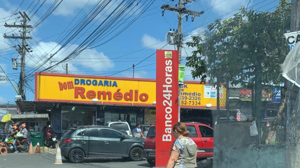 Comércios na zona Leste continuam funcionando de forma normal neste domingo (22), em Manaus