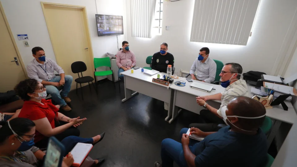 Empresas do setor privado irão produzir álcool 70º para doação à rede pública do Amazonas