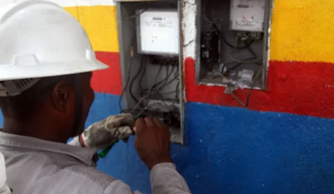 Bairros de Manaus ficam sem energia neste sábado (19); Confira a lista