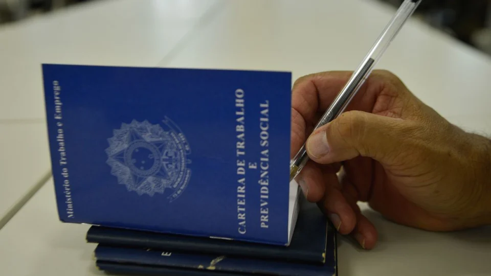 Confira as vagas de emprego para esta quarta (14)