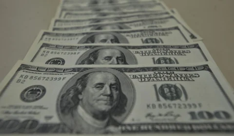 Dólar fecha em R$ 5,664 em dia de novas críticas de Lula ao BC