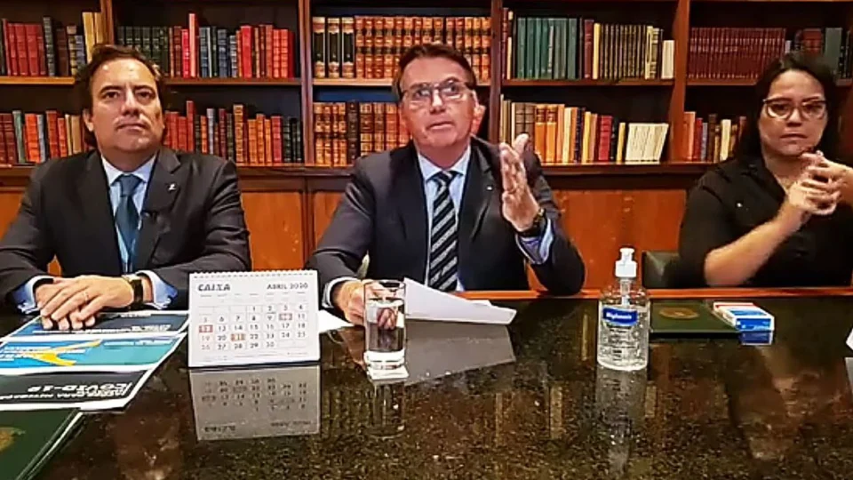 Bolsonaro espera retomada das atividades econômicas no país em até quatro meses