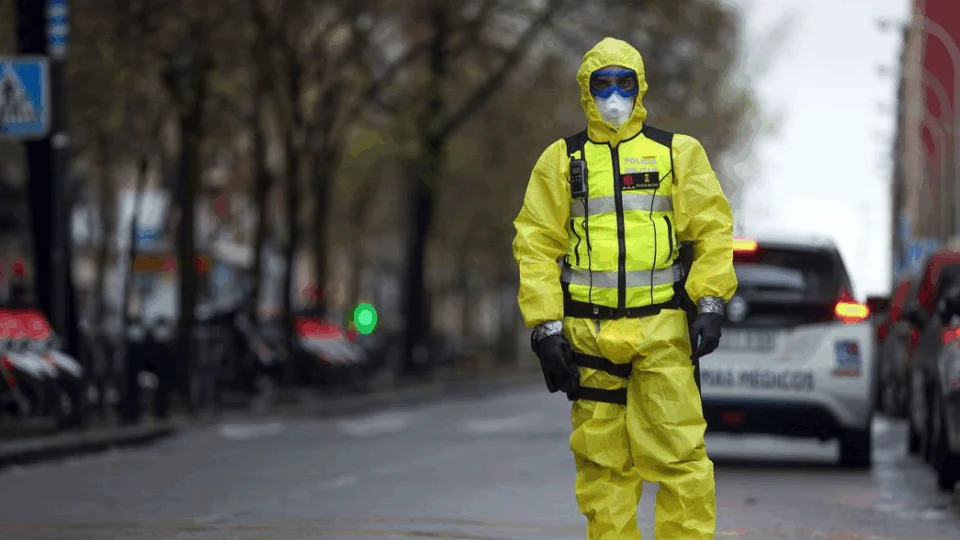 Espanha registra menor número de mortes diárias por coronavírus