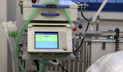 Ministério da Saúde distribui respiradores produzidos pela indústria nacional